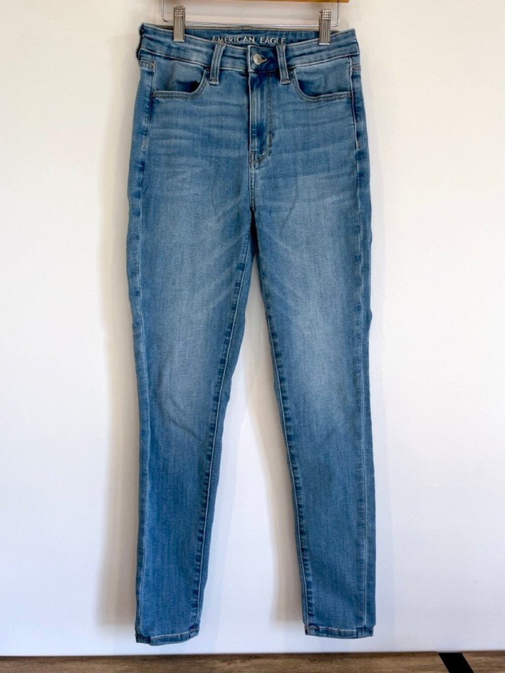 American Eagle Super Hi-Rise Jegging Skinny Jeans Medium Wash Size 4 Stretch